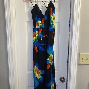 Side slit tie back maxi dress